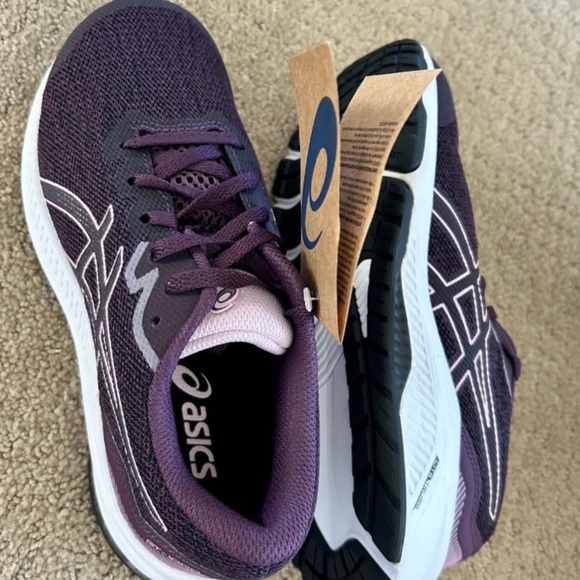 ASICS kids athletic shoes NWT in original box Sz.4-1/2 - Picture 1 of 5